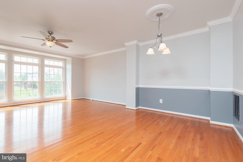 42724 Rolling Rock Sq - Photo 3 of 25