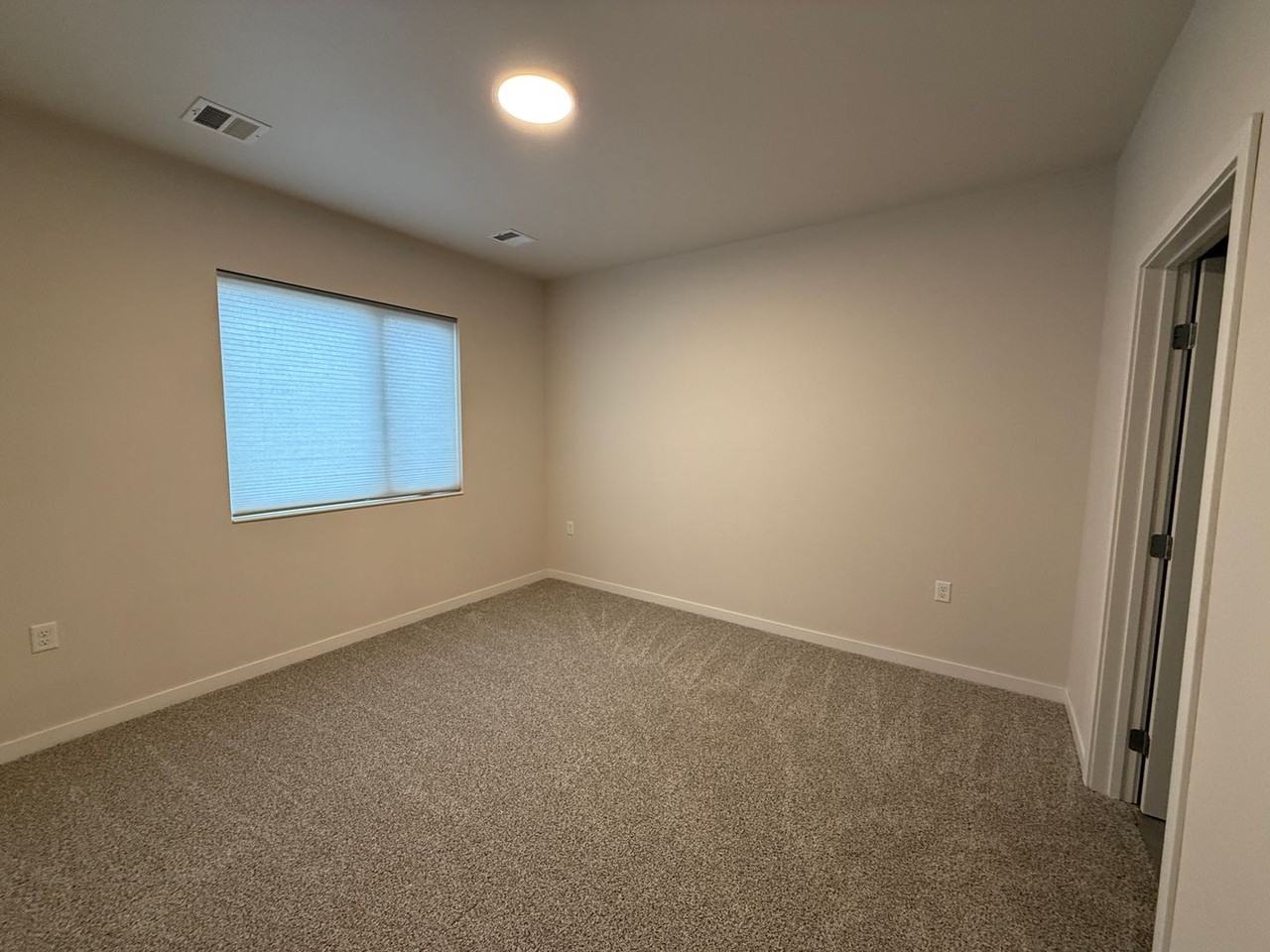 1004 West 9th Street - Photo 7 of 25