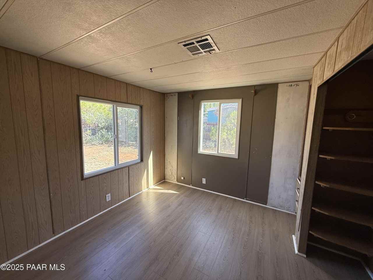 17400 East Trails End Road - Photo 4 of 12