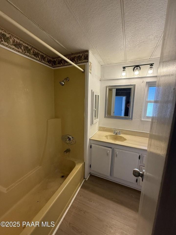 17400 East Trails End Road - Photo 5 of 12