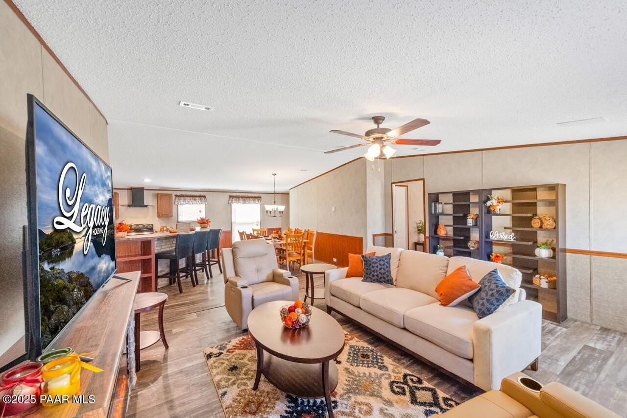 7875 S Loma Ln - Photo 4 of 23