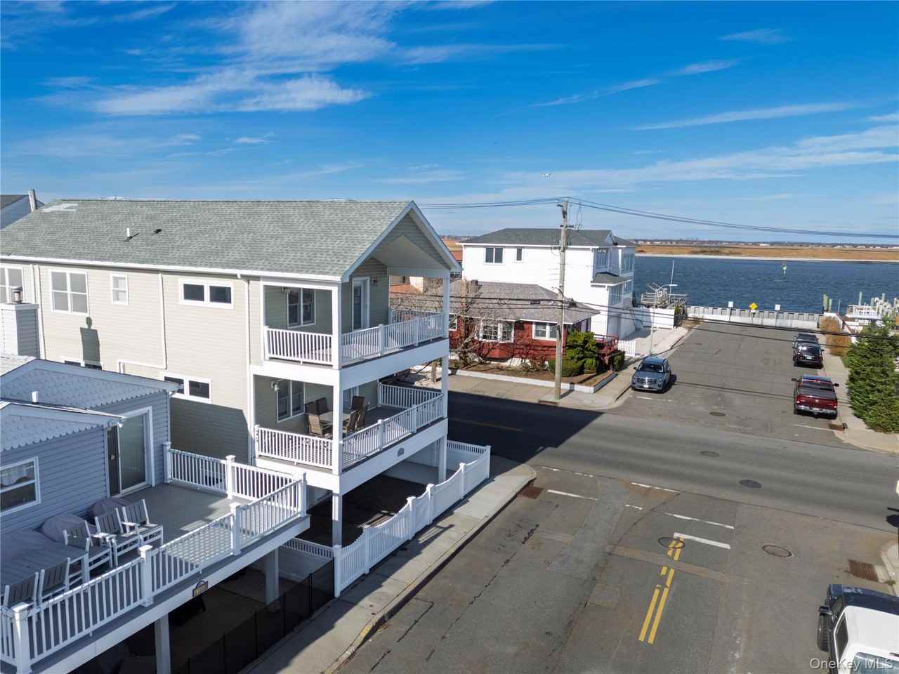 105 Arizona Avenue - Photo 5 of 48