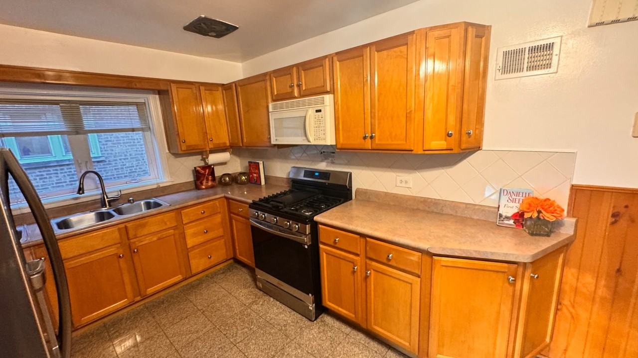 5501 N California Ave - Photo 5 of 27