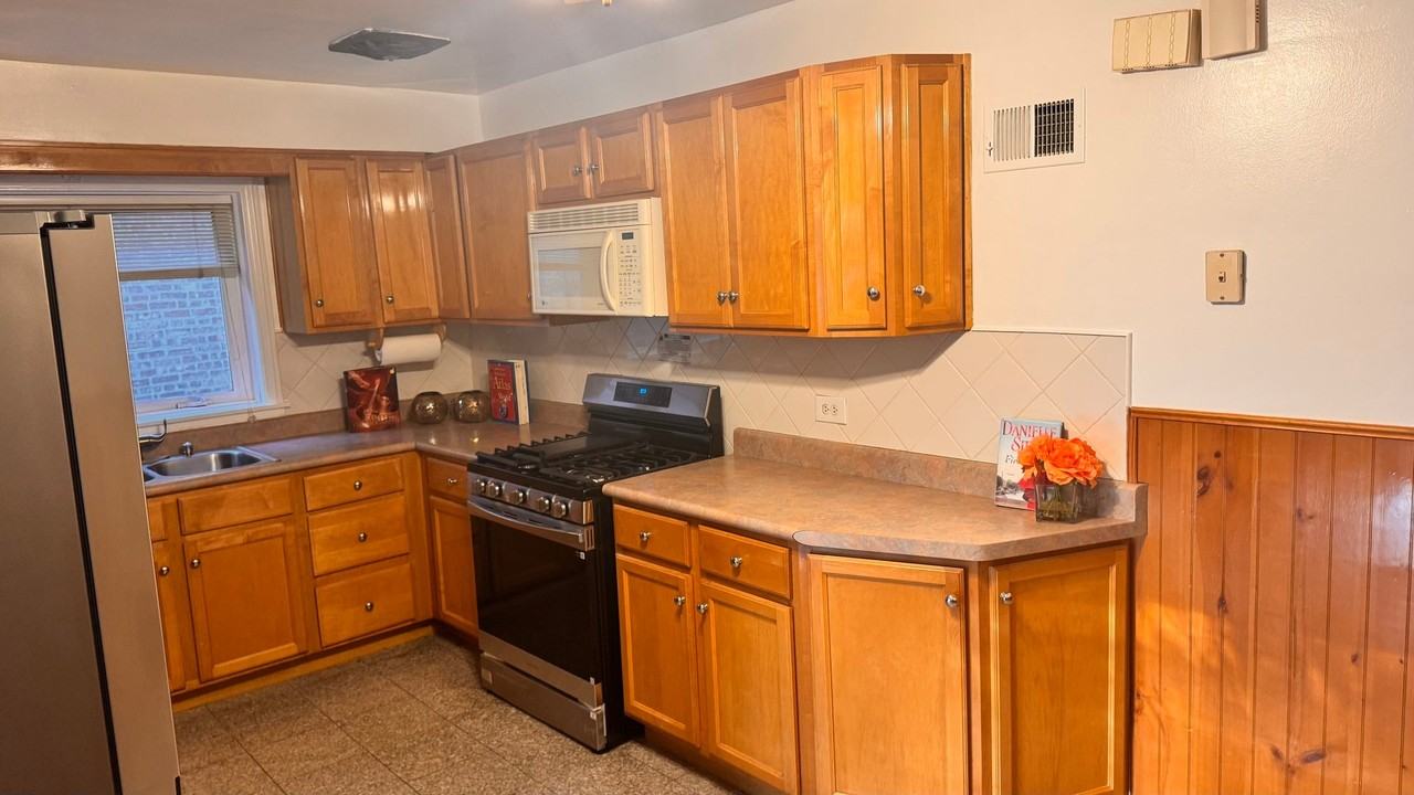 5501 N California Ave - Photo 7 of 27