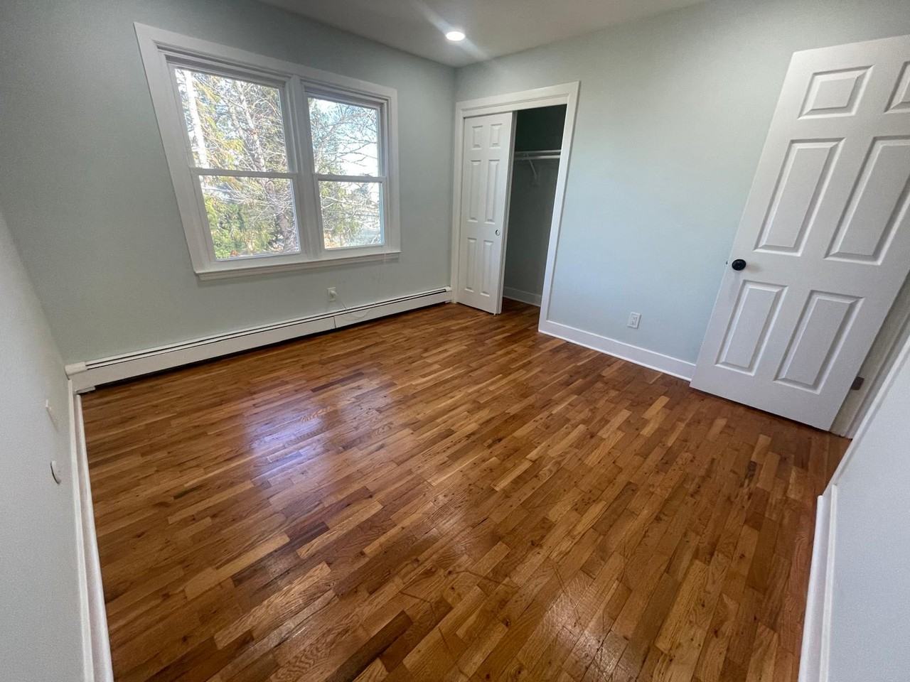 85 Grove St - Photo 7 of 8