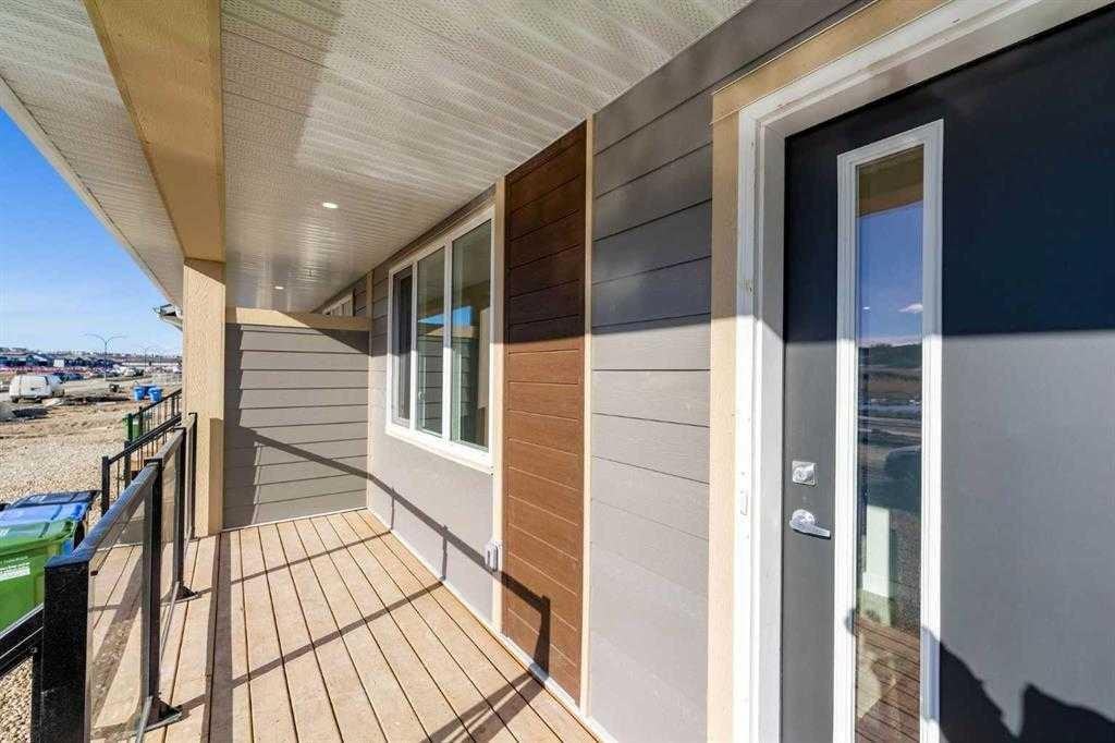 526 Wolf Willow Boulevard SE #1 - Photo 2 of 10