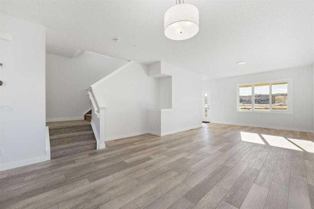 526 Wolf Willow Boulevard SE #1 - Photo 4 of 10