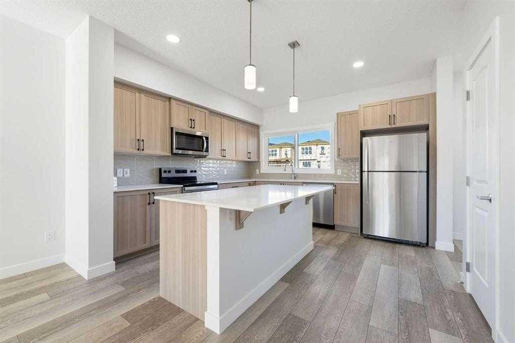 526 Wolf Willow Boulevard SE #1 - Photo 6 of 10