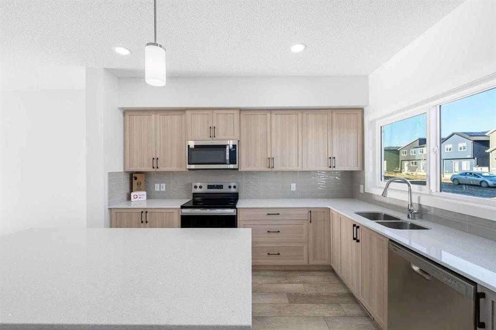 526 Wolf Willow Boulevard SE #1 - Photo 7 of 10