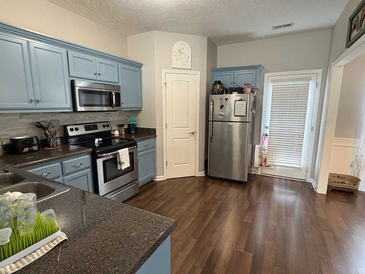 2455 New Holland Cir - Photo 6 of 12