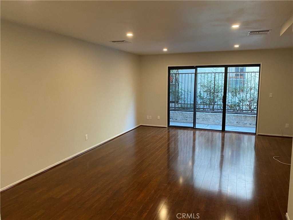 622 North Howard Street - Photo 6 of 16