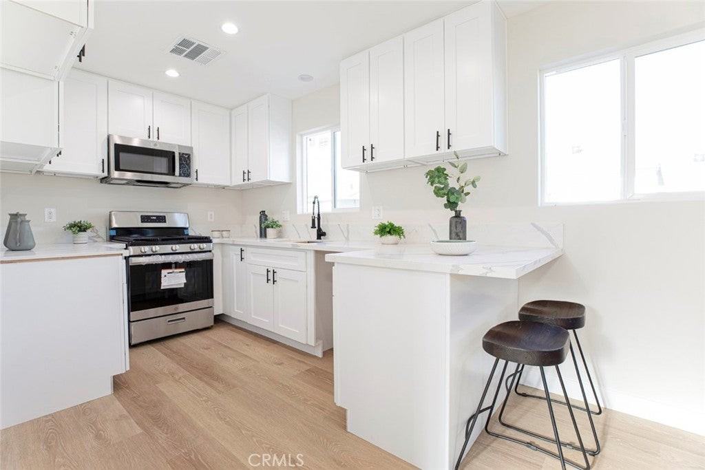 8879 Morehart Avenue - Photo 6 of 13