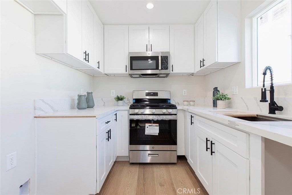 8879 Morehart Avenue - Photo 7 of 13