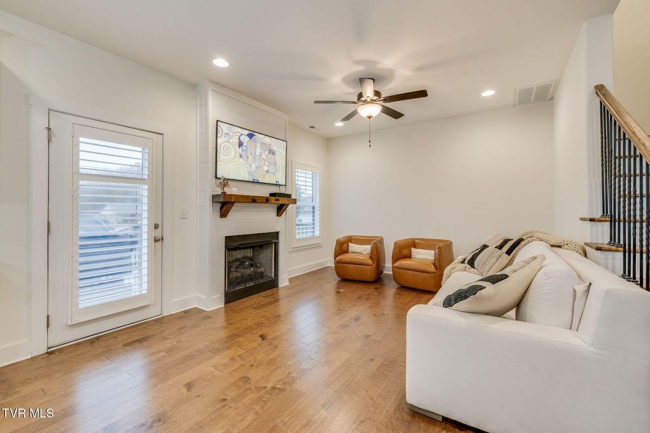 35 Palmetto Ct - Photo 7 of 41