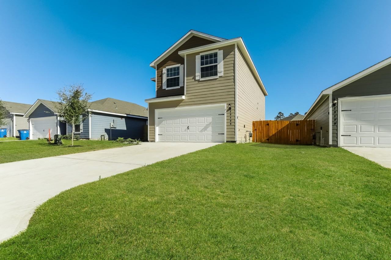 23135 Shakespeare Dr - Photo 2 of 31