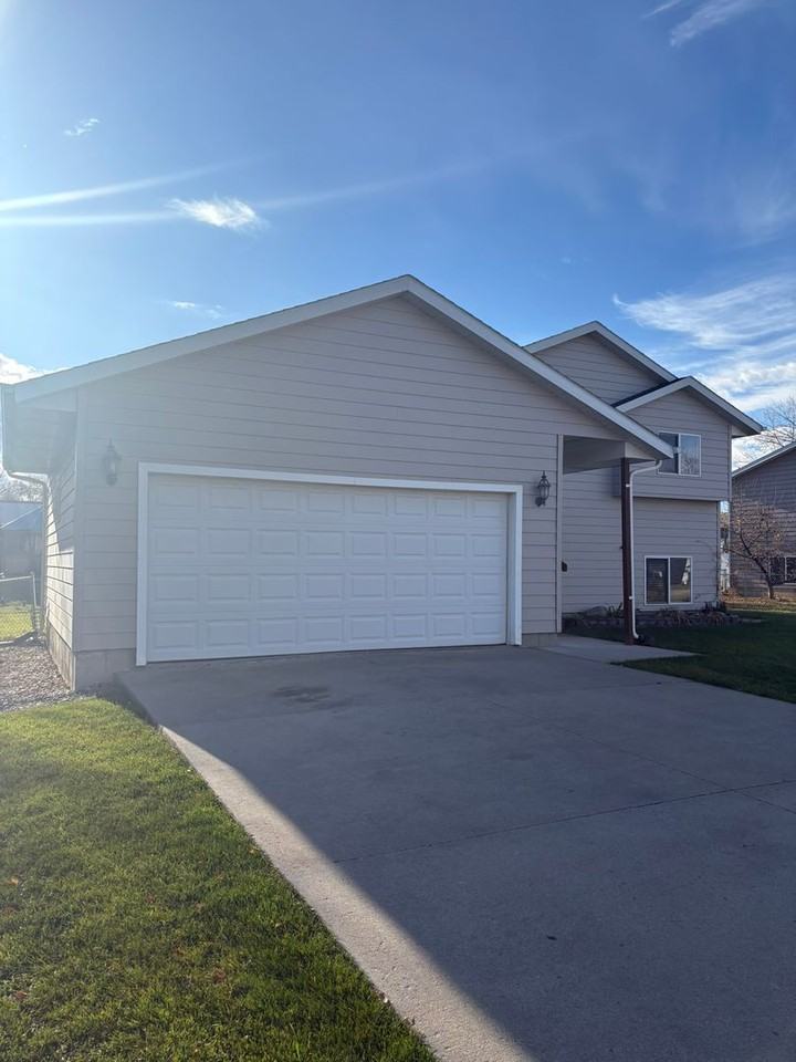 3021 Gypsey Rd - Photo 2 of 22