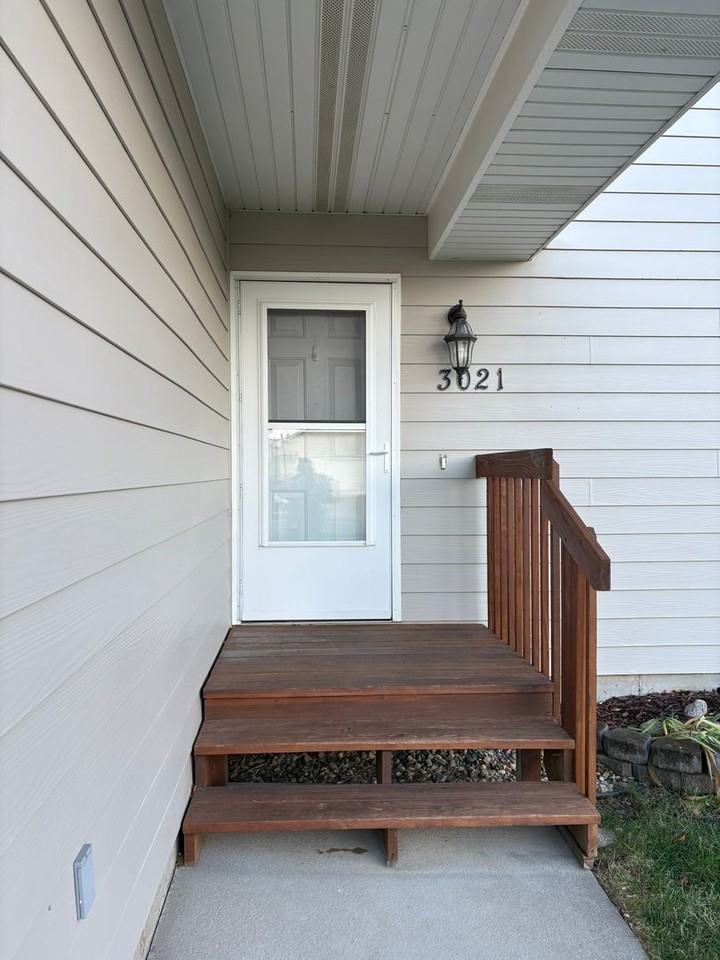 3021 Gypsey Rd - Photo 3 of 22