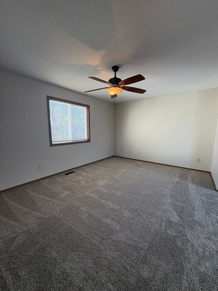 3021 Gypsey Rd - Photo 6 of 22