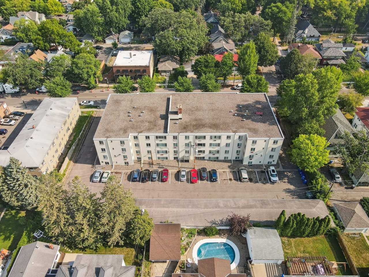 1776 St. Clair Ave - Photo 7 of 18