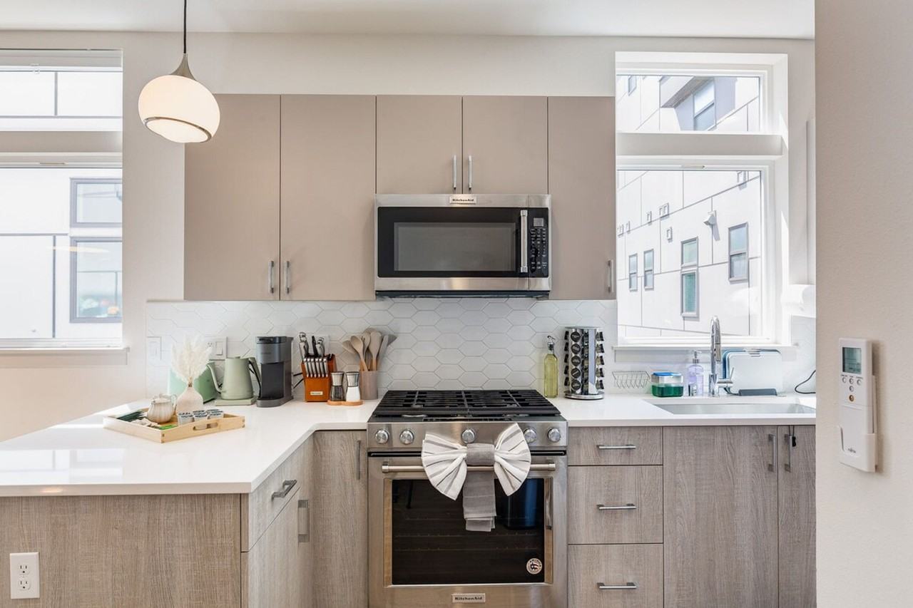 2114 3rd Ave N #1035886P - Photo 2 of 46