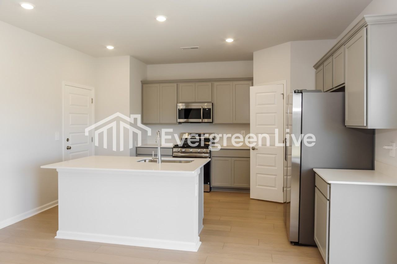 16907 Whispering Pines Dr - Photo 5 of 16