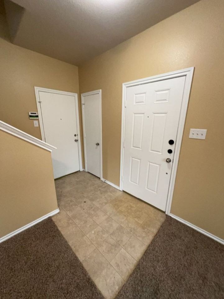 808 N Katydid Ct - Photo 2 of 21