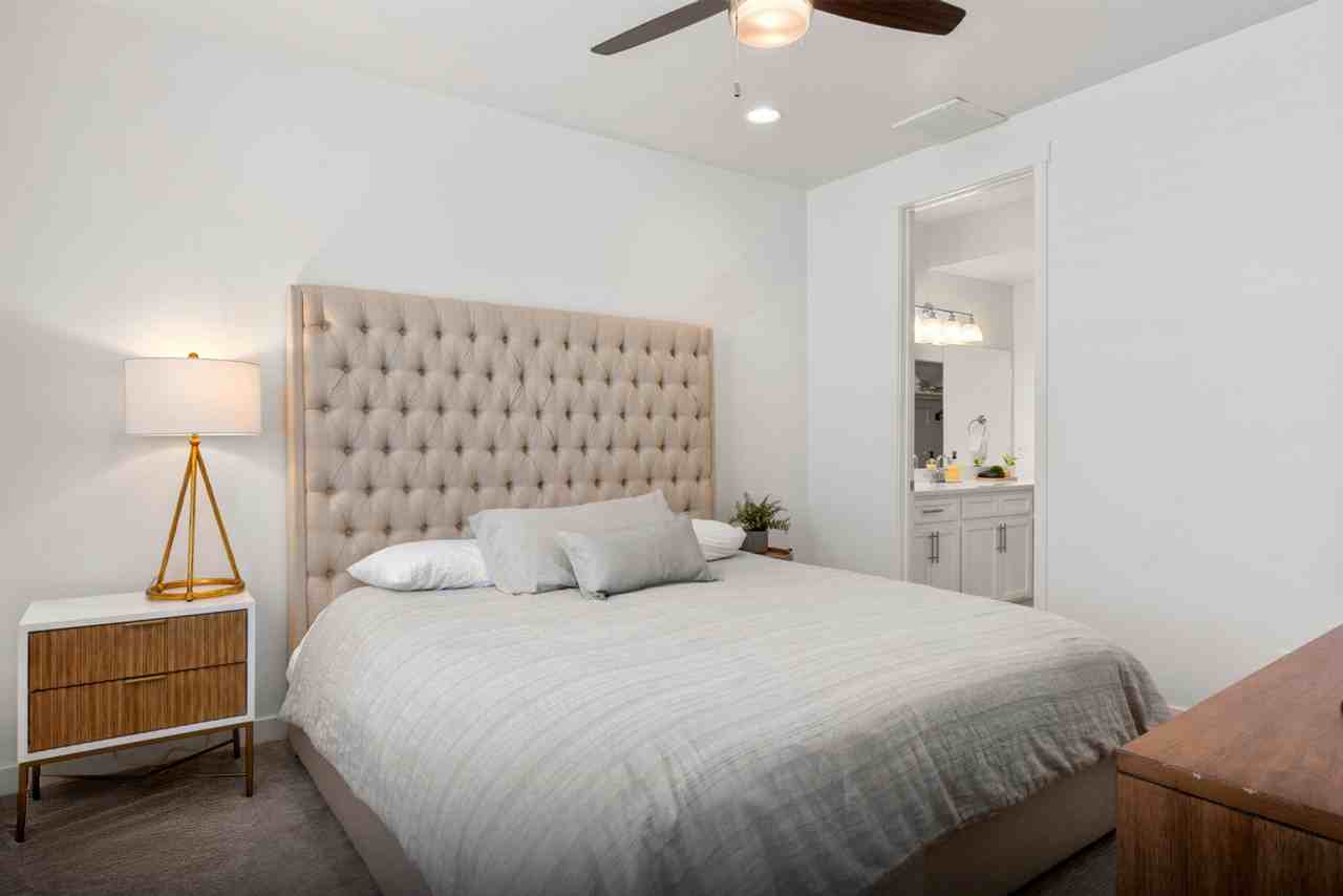 569 N Richland Valley St #1249870P - Photo 7 of 24