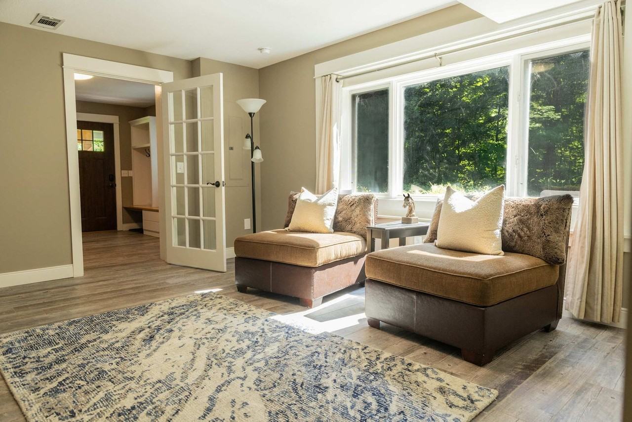 8212 Bennett Rd #1339913P - Photo 4 of 37