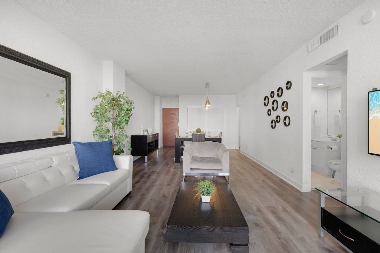 4001 South Ocean Drive #1327310P - Photo 2 of 35