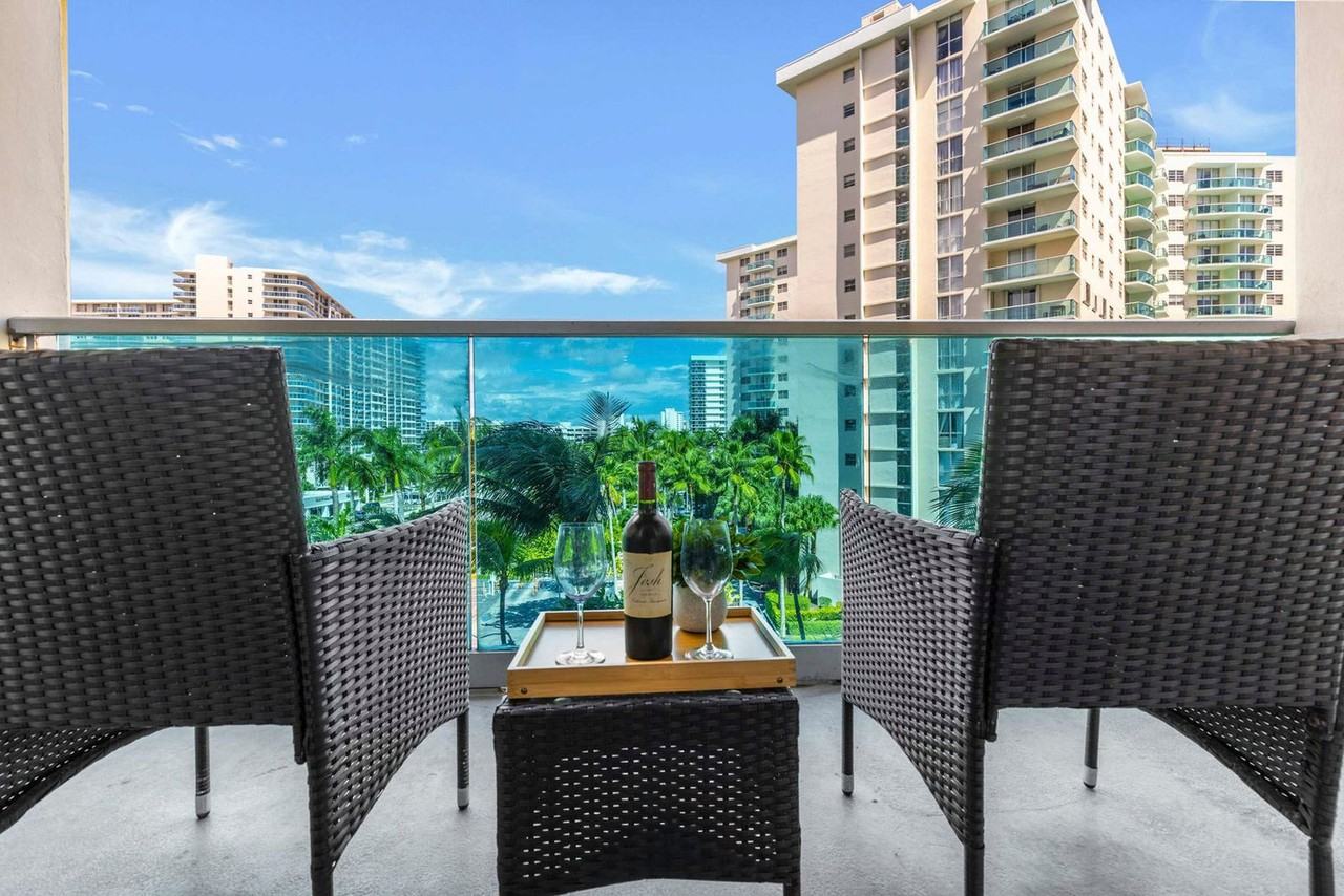 4001 South Ocean Drive #1327310P - Photo 6 of 35