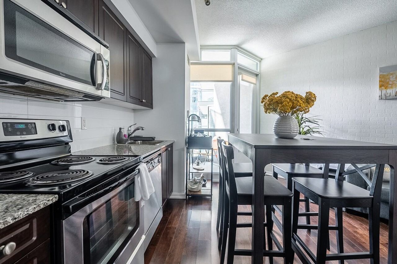 211 Fort York Blvd #1345951P - Photo 7 of 28