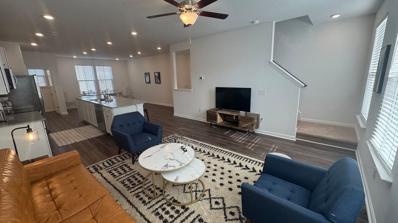 151 Roxanne Dr #1344209P - Photo 4 of 13