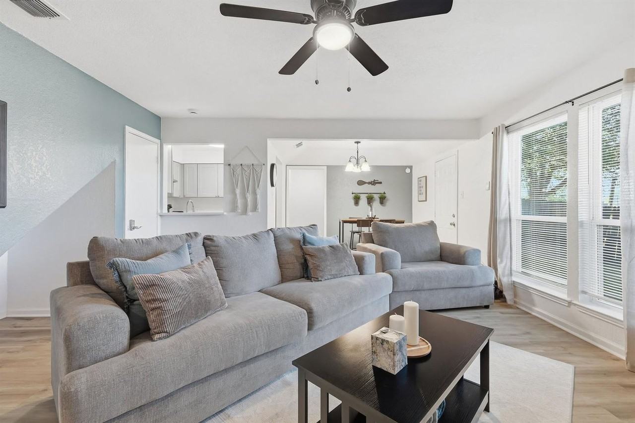 2162 E Arkansas Ln #1346354P - Photo 4 of 35