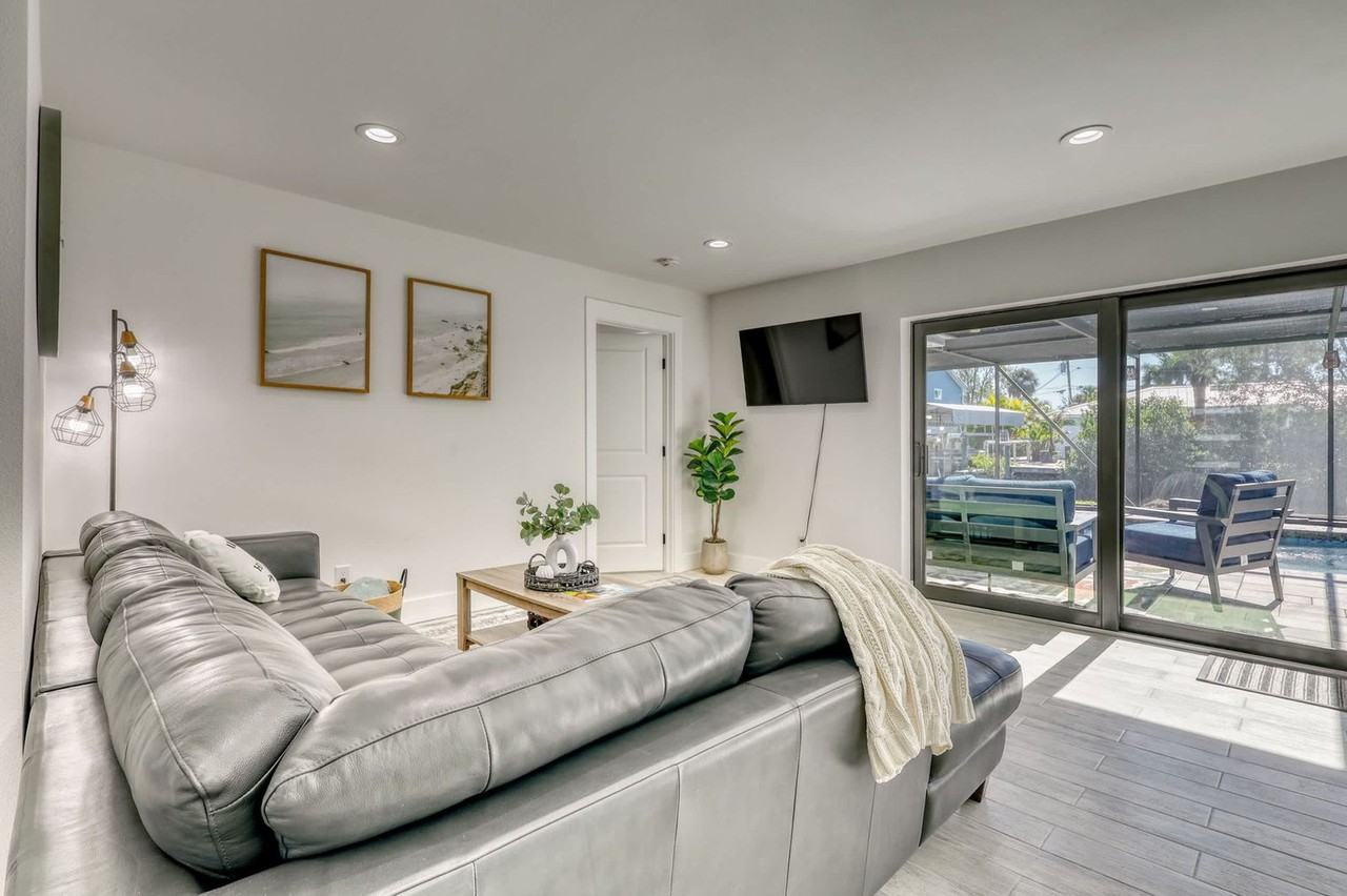 106 Playmore Dr #1346491P - Photo 3 of 43