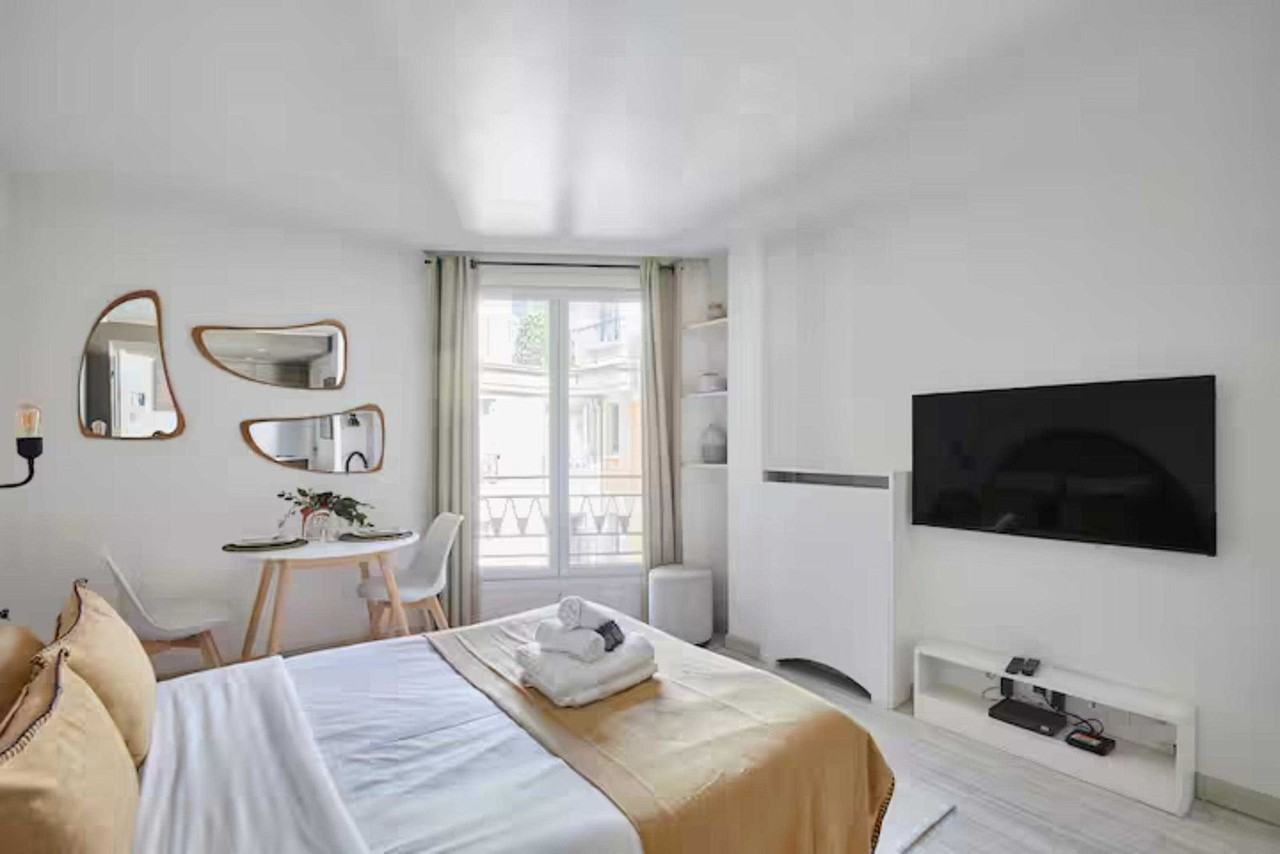 15842 Addison Rd #1348816P - Photo 2 of 5