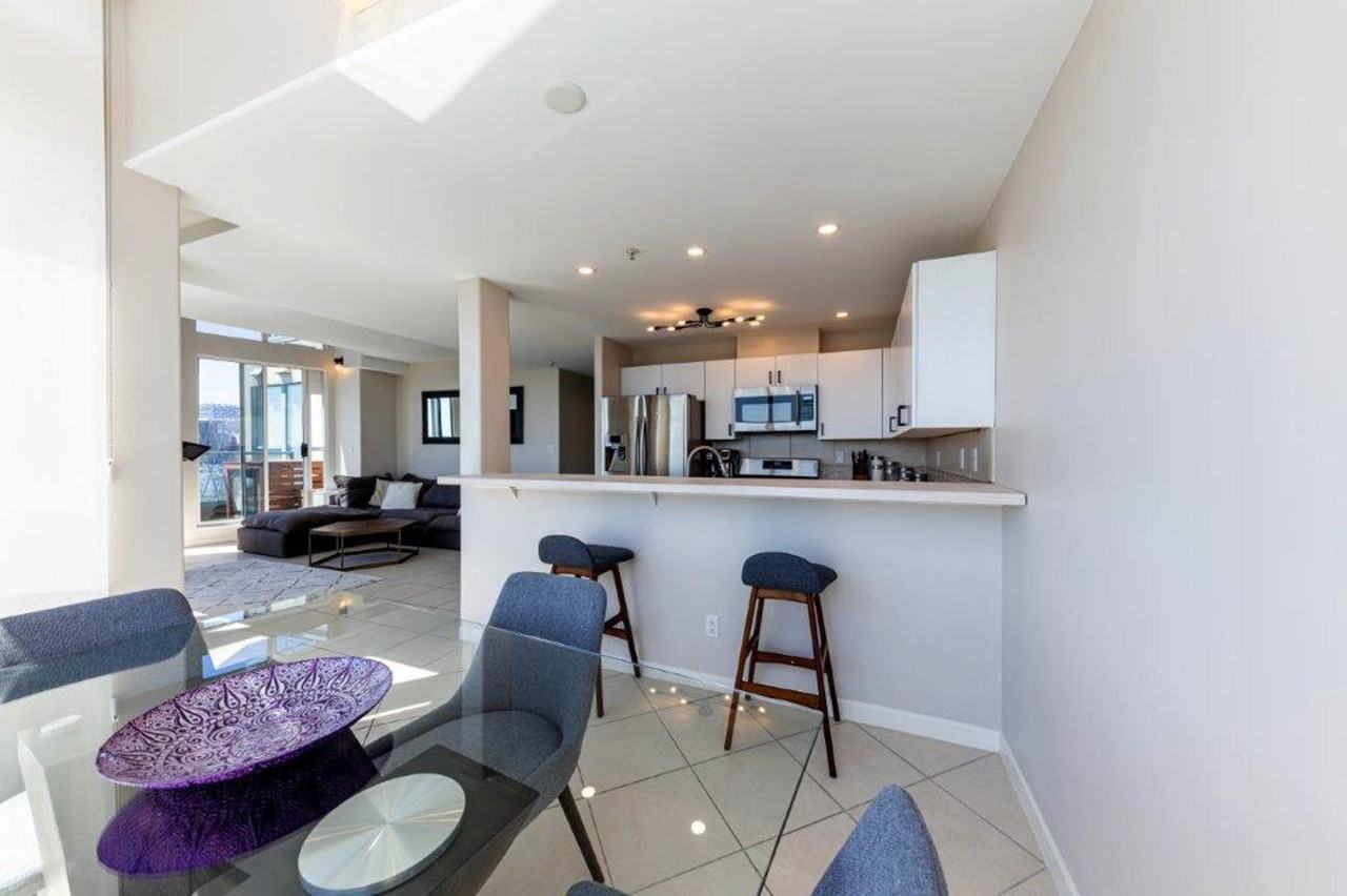 909 Mainland St #1345513P - Photo 5 of 30