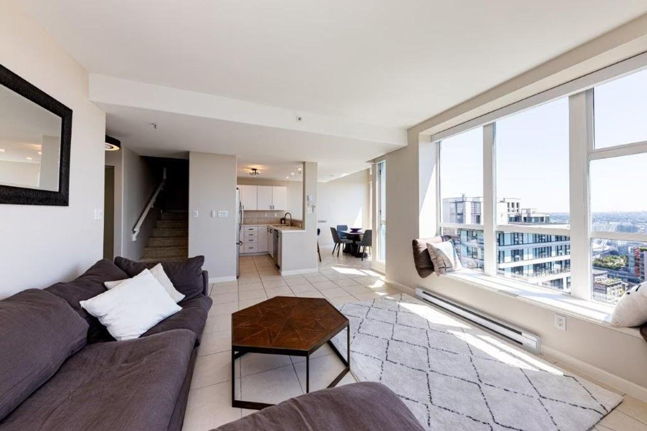 909 Mainland St #1345513P - Photo 6 of 30