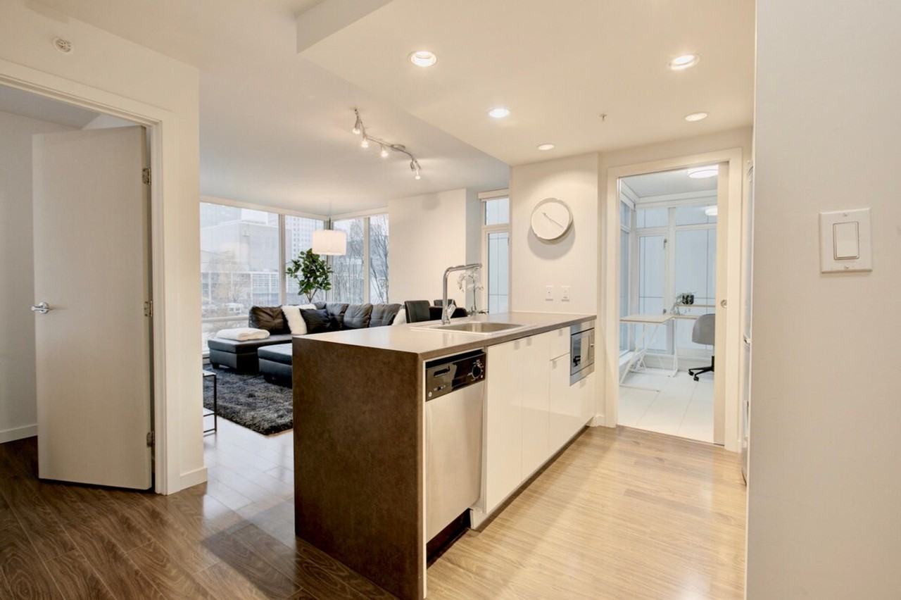 161 West Georgia St #1345525P - Photo 7 of 39