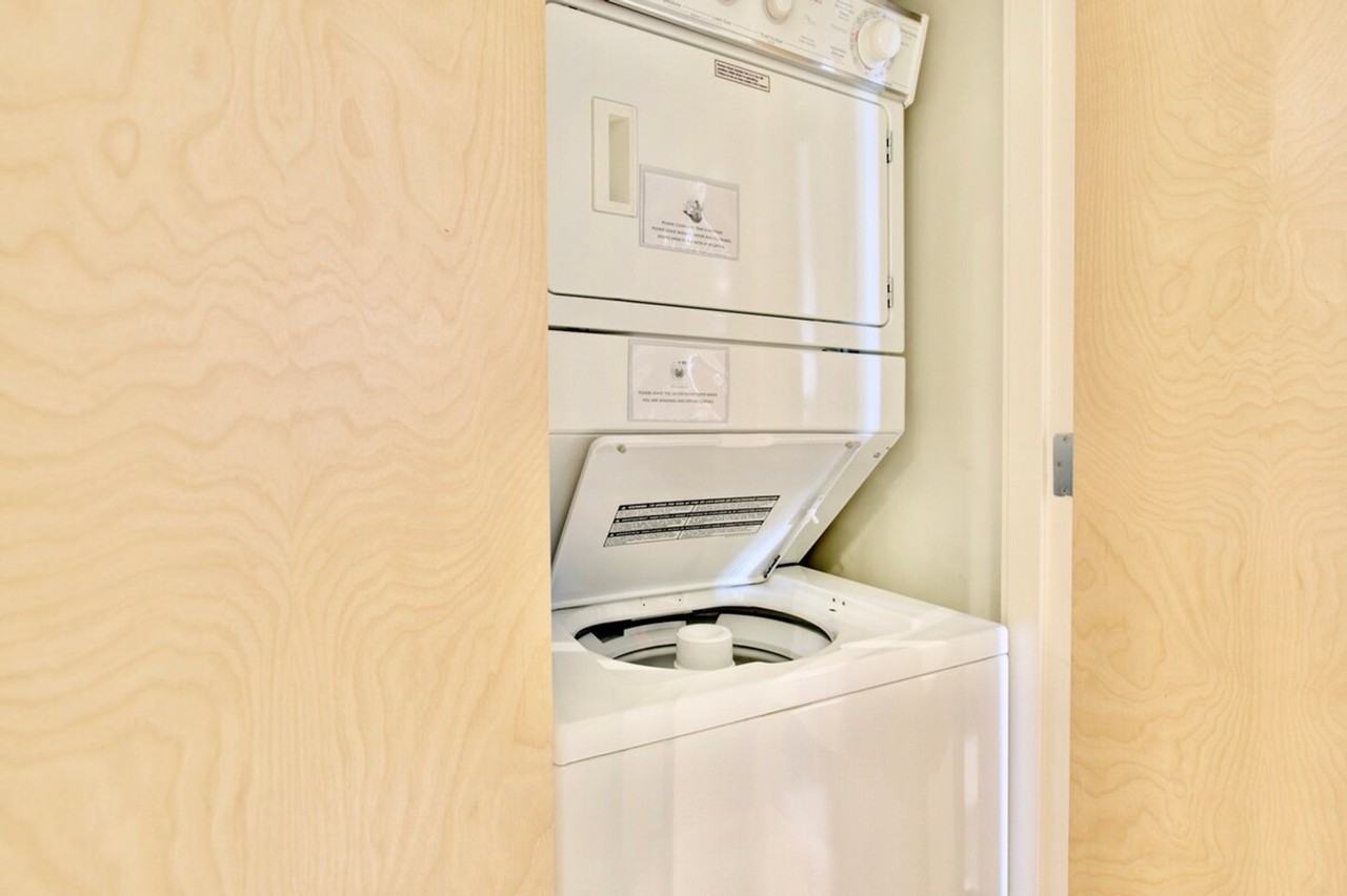 1070 Richards St #1345529P - Photo 4 of 49