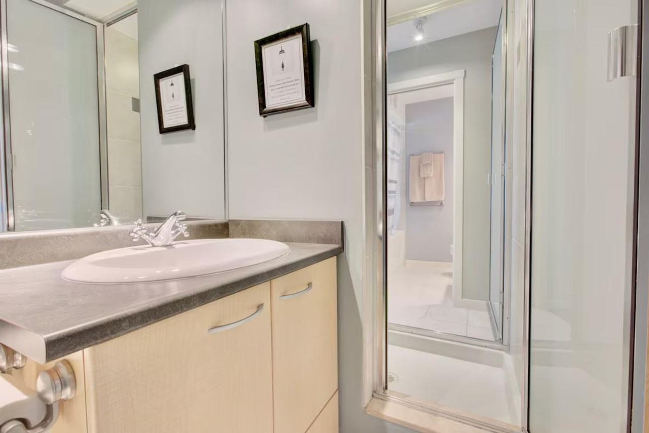 1070 Richards St #1345529P - Photo 5 of 49