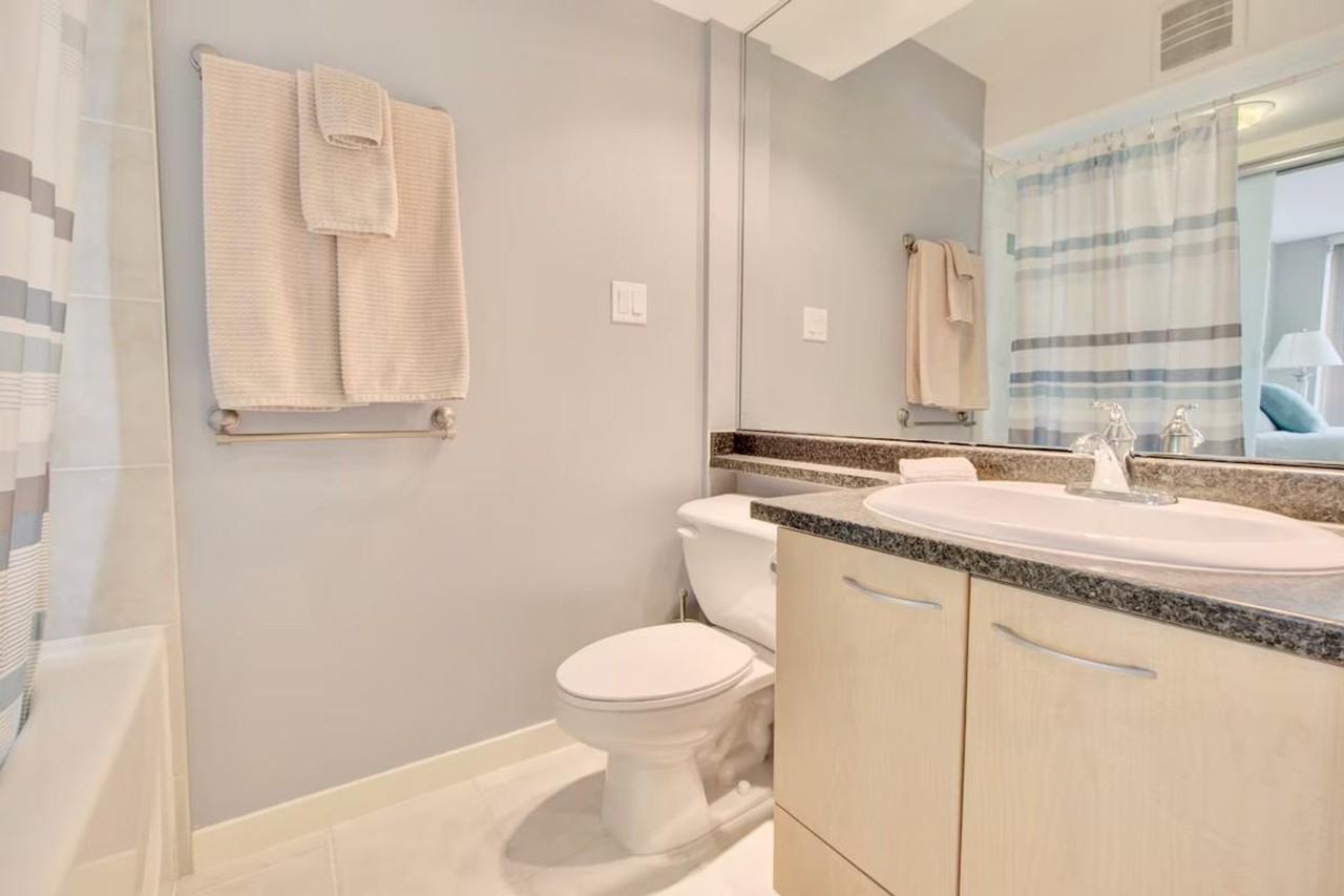 1070 Richards St #1345529P - Photo 7 of 49