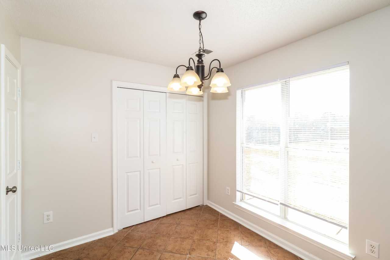 6213 Magnolia Lakes Drive - Photo 5 of 18