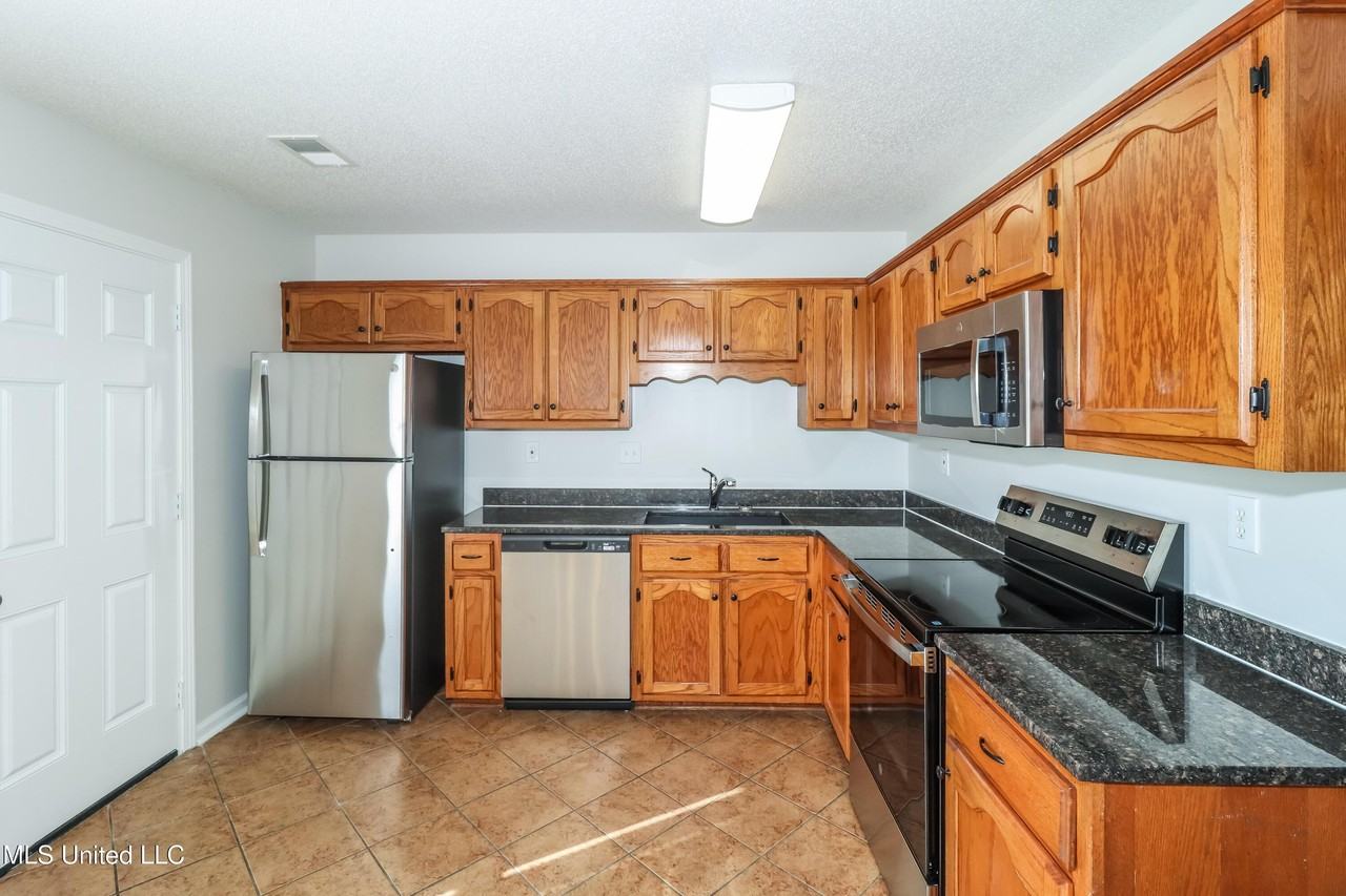 6213 Magnolia Lakes Drive - Photo 6 of 18