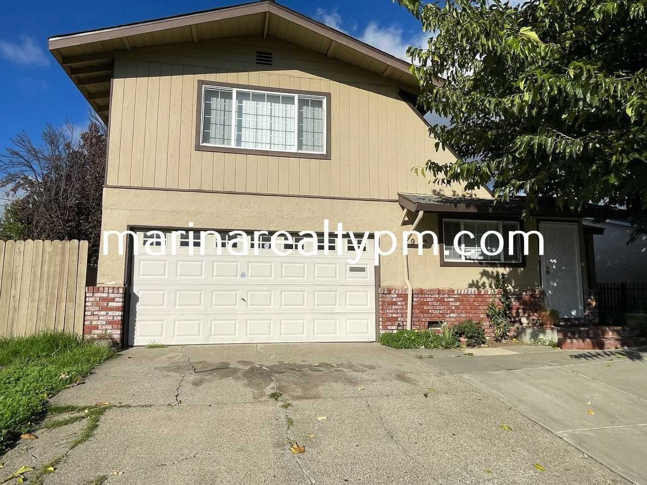 912 Gateway Drive - Photo 2 of 39