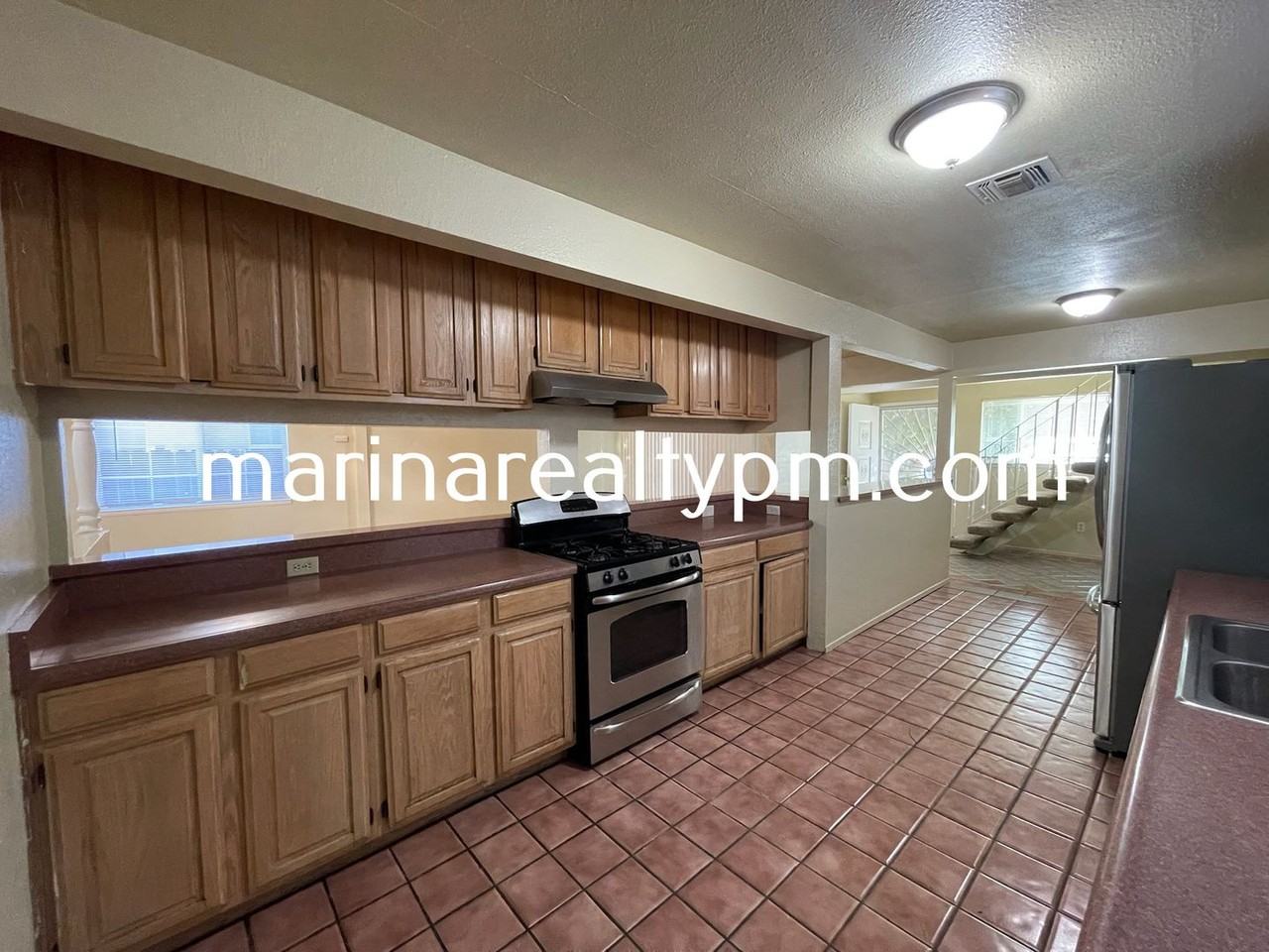 912 Gateway Drive - Photo 7 of 39