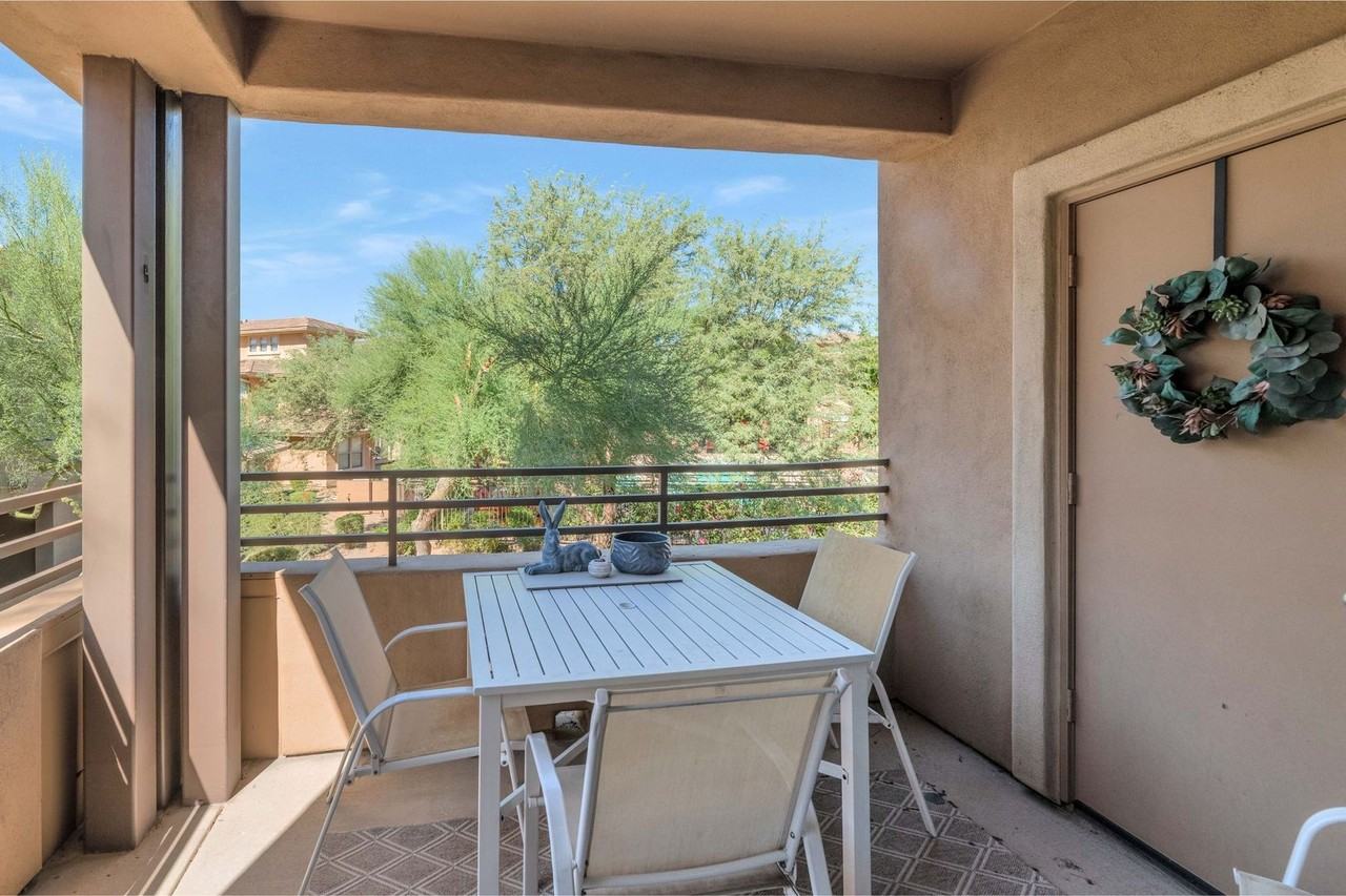 20100 North 78th Place #2210 - Photo 5 of 22