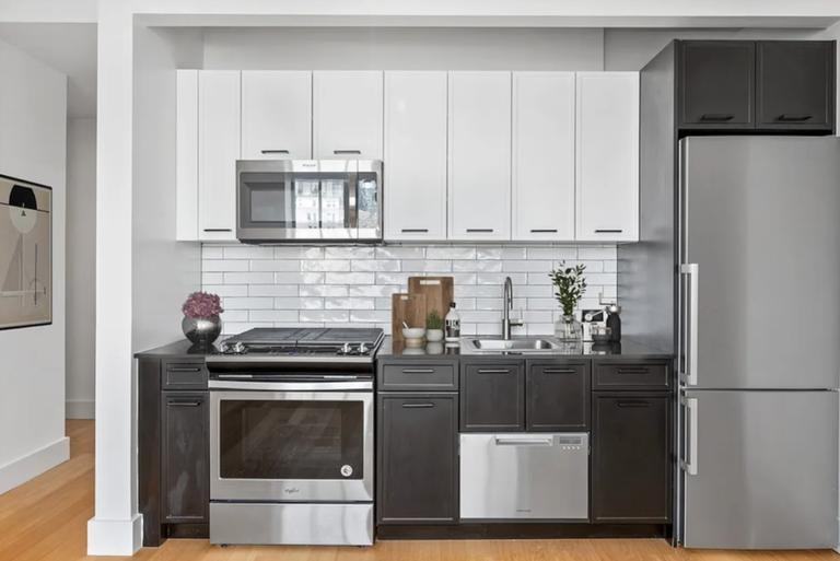 Wall Street #2L - Photo 4 of 8