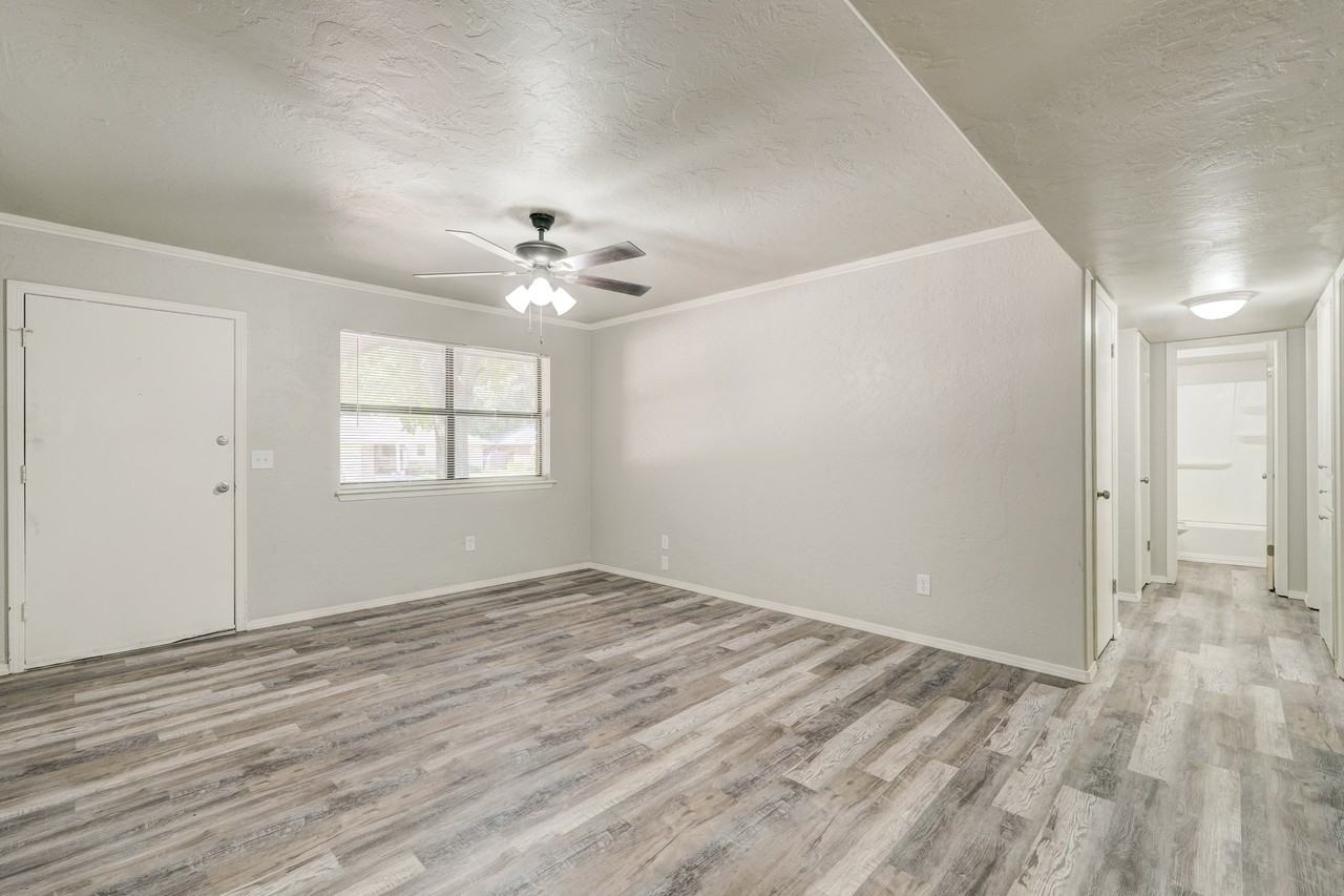 325 Redstone Court - Photo 2 of 18