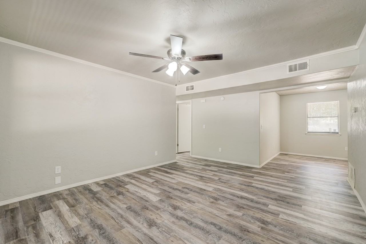 325 Redstone Court - Photo 3 of 18