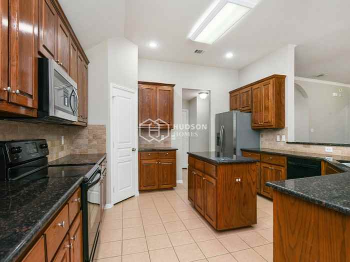 2365 Trace Ridge Dr - Photo 7 of 19